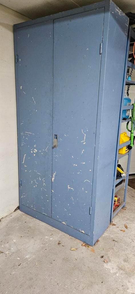Stalen kast en stevige stelling, Huis en Inrichting, Kasten | Lockerkasten, Gebruikt, Ophalen