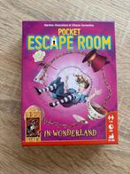 Pocket escape room - in wonderland, Hobby en Vrije tijd, Ophalen of Verzenden, Zo goed als nieuw