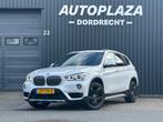 BMW X1 XDrive20d High Executive PANO|HEAD UP|HARMAN /KARDON|, Auto's, BMW, Stof, 2000 kg, Wit, Bedrijf