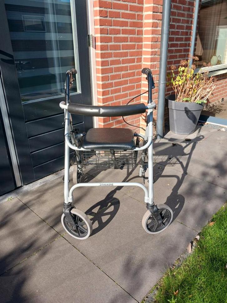 Rollator van het merk Thuasne., Diversen, Rollators, Zo goed als nieuw, Ophalen