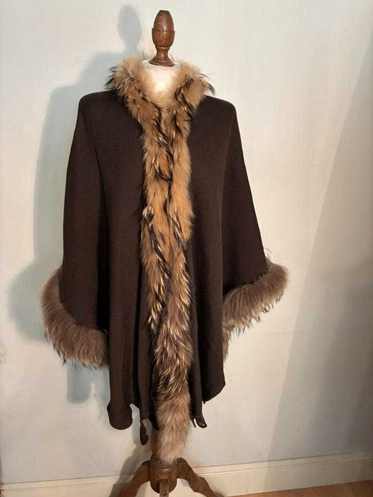 STIZZOLI CAPE/JAS/OMSLAGDOEK BRUIN/LEOPARD, Kleding | Dames, Jasjes, Kostuums en Pakken, Zo goed als nieuw, Bruin, Verzenden