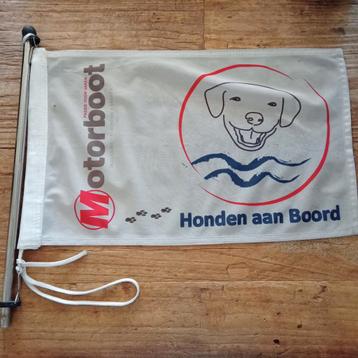 Vlaggetje 'Honden aan boord' met rvs vlaggenstok