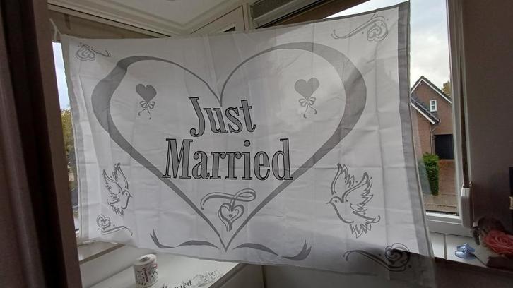 Just married set, Hobby en Vrije tijd, Feestartikelen, Zo goed als nieuw, Feestartikel, Geboorte of Huwelijk, Ophalen of Verzenden
