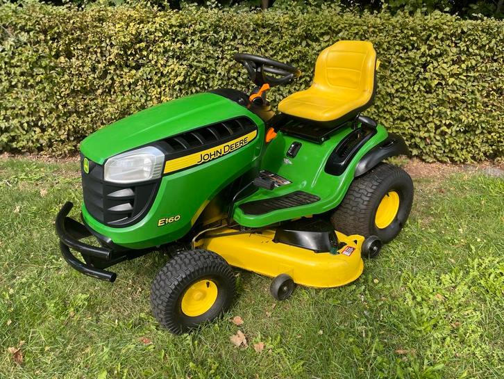 John Deere E160 Zitmaaier V-twin hydrostaat, Tuin en Terras, Zitmaaiers, Zo goed als nieuw, 120 cm of meer, Elektrische starter
