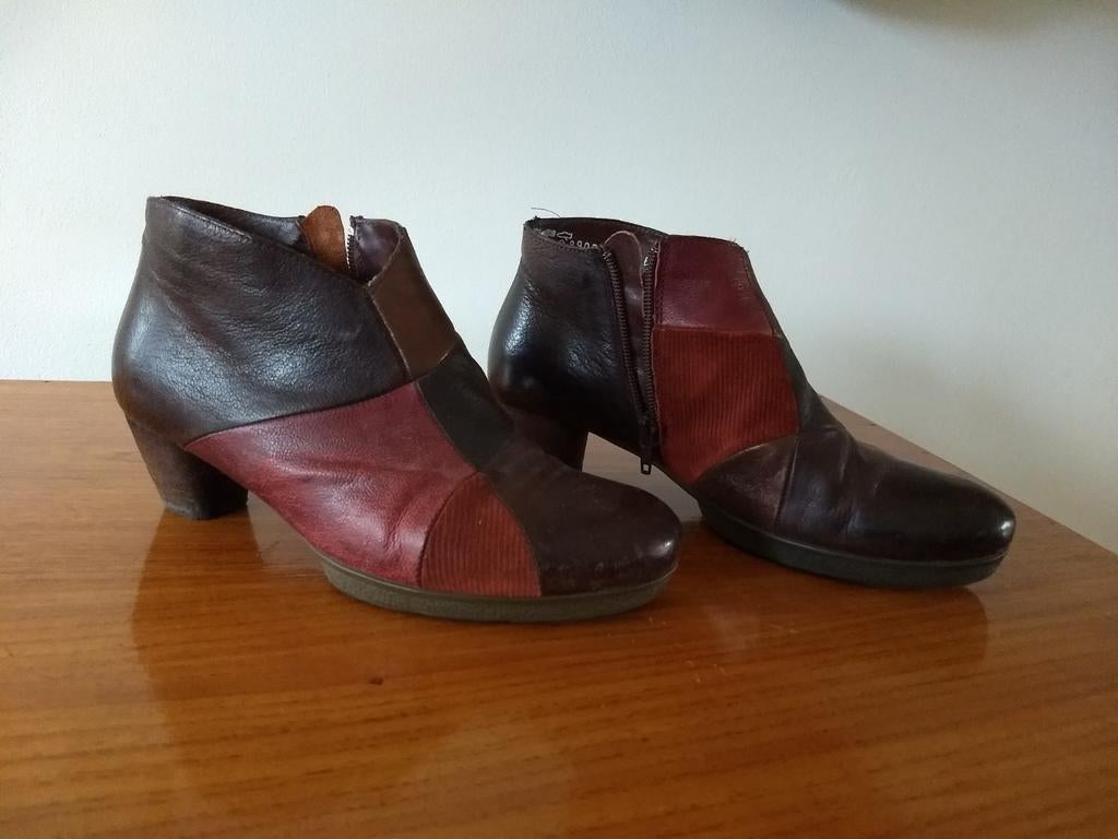 Dames schoen met hakje maat 38,5 merk Think!, Kleding | Dames, Schoenen, Ophalen of Verzenden, Zo goed als nieuw, Bruin