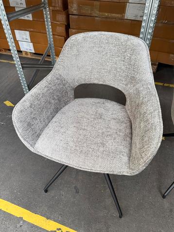 Nieuwe licht grijze draaibare eetkamerstoelen beschikbaar voor biedingen