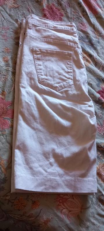 Pakket kleding maat M/L beschikbaar voor biedingen