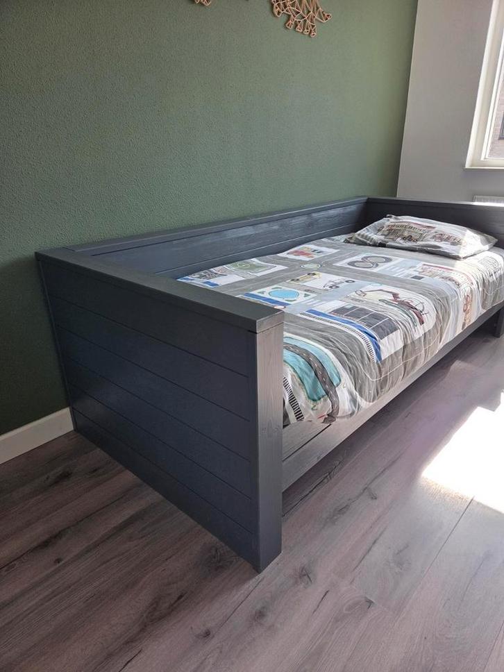Woood Dennis 1-persoonsbed (90x200), Kinderen en Baby's, Kinderkamer | Bedden, Zo goed als nieuw, 180 cm of meer, 85 tot 100 cm