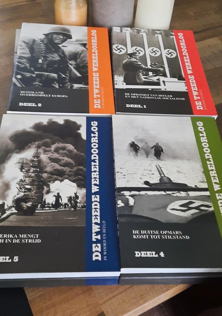 De Tweede Wereldoorlog - In Woord en Beeld -boeken en DVDs, Boeken, Oorlog en Militair, Zo goed als nieuw, Tweede Wereldoorlog