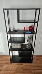 Stellingkast zwart, Ophalen