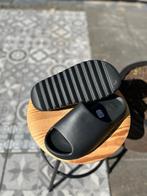 Yeezy slides, Kleding | Heren, Schoenen, Verzenden, Nieuw, Zwart