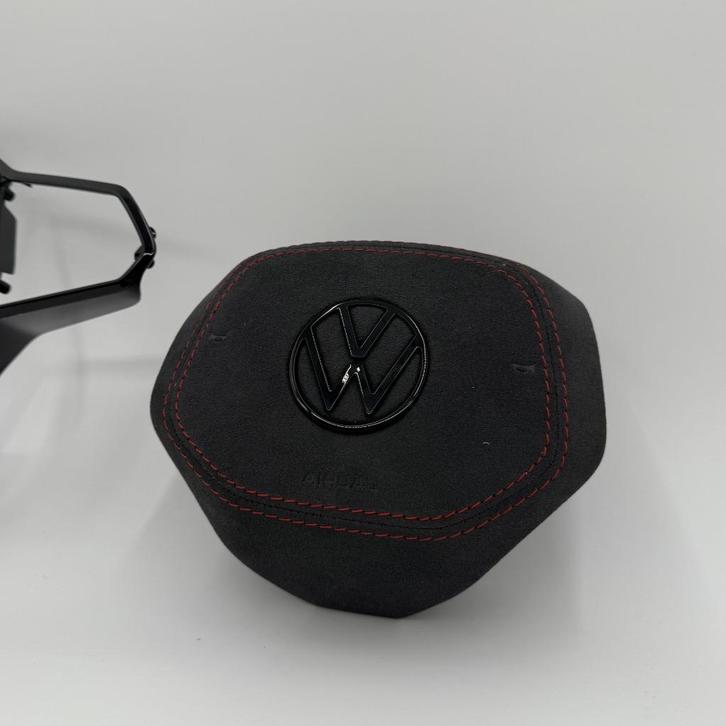 Volkswagen Golf 8 airbag cover upgrade alcantara rood, Auto diversen, Tuning en Styling, Ophalen of Verzenden