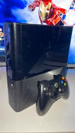 Xbox 360 E 500GB + Games, 250 GB, Met 1 controller, 360 S, Zo goed als nieuw