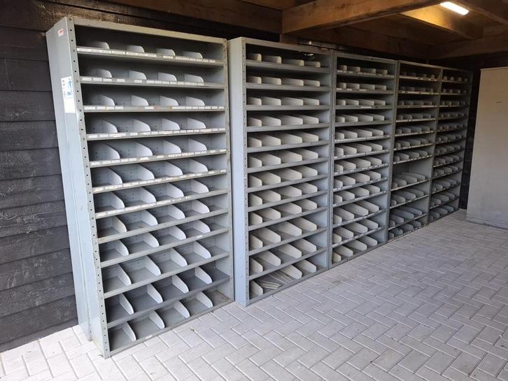 Magazijnkasten voor bouten, moeren en onderdelen, Huis en Inrichting, Kasten | Roldeurkasten en Archiefkasten, Gebruikt, Minder dan 100 cm