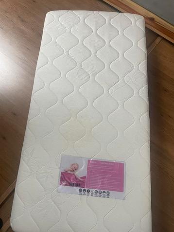 Matras kinderen ledikant 60x120cm beschikbaar voor biedingen