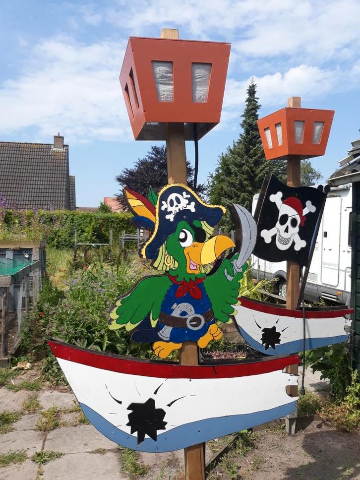 Piraten feestpalen straatversiering incl verlichting, Hobby en Vrije tijd, Feestartikelen | Verhuur, Zo goed als nieuw, Overige