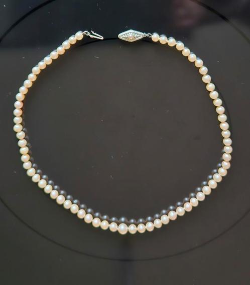 Cultivé parelcollier/ketting met 14k. witgouden slotje, Antiek en Kunst, Antiek | Goud en Zilver, Goud, Ophalen of Verzenden
