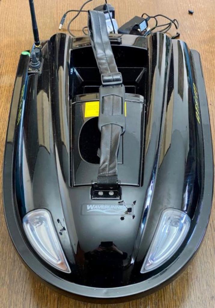 Waverunner ATOM Voerboot, Watersport en Boten, Hengelsport | Karpervissen, Zo goed als nieuw, Complete set, Ophalen of Verzenden