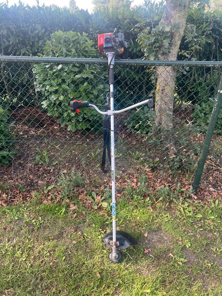 Nette en goede Bosmaaier Asuka Japan met Mitsubishi motor, Tuin en Terras, Bosmaaiers, Gebruikt, Benzine, 10 tot 30 cm, Ophalen