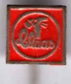 CLAAS rood op zilverkl. landbouwmachines speldje ( F_018 ), Verzamelen, Speldjes, Pins en Buttons, Verzenden, Nieuw, Transport