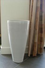 Hoge witte aardewerk bloempot, Rond, Binnen, Zo goed als nieuw, Aardewerk
