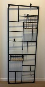 Wandrek met metalen frame en mandjes, Ophalen, Zo goed als nieuw
