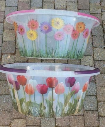 2x wasmand bloem beschikbaar voor biedingen
