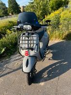 Vespa sprint Nardo Grey, Fietsen en Brommers, Scooters | Vespa, Ophalen, Maximaal 45 km/u, Vespa S, Zo goed als nieuw