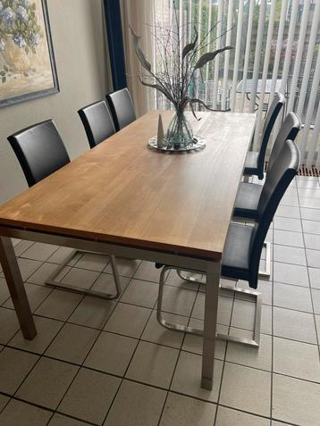 Eettafel en 6 leren stoelen van het merk framati design beschikbaar voor biedingen