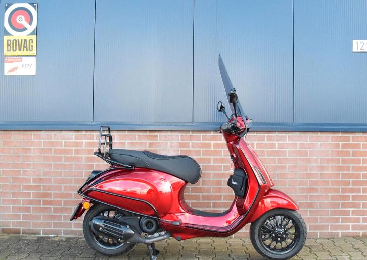Vespa Sprint Custom Candy Red - * maar 720km gereden, Fietsen en Brommers, Scooters | Vespa, Gebruikt, Overige modellen, Maximaal 45 km/u