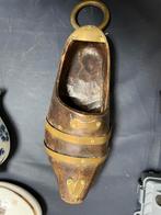 Oude Houten Klomp met Metalen Details, Ophalen of Verzenden, Gebruikt