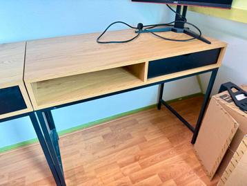 Bureau hout met stalen onderstel en lade beschikbaar voor biedingen