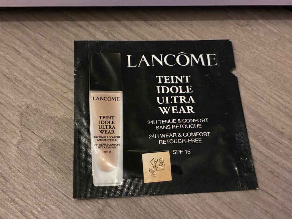 Lancome teint idole ultra wear spf15 1 ml 03 beige diaphane, Gehele gezicht, Beige, Nieuw, Ophalen of Verzenden