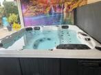 Mooie jacuzzi type Napoli van Sunspa, met verlichting/boxen, Ophalen, Zo goed als nieuw, Filter, Vast