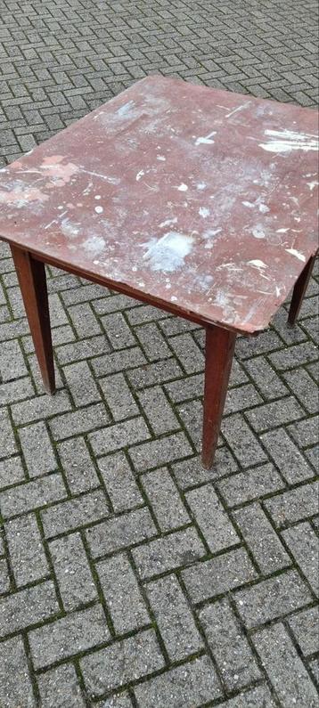 Gratis Twee tafels: 100x85 & 75x125 beschikbaar voor biedingen