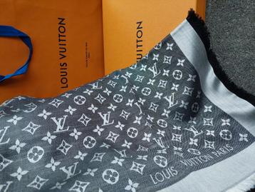Louis Vuitton sjaal.  Nieuw.  Originele.  beschikbaar voor biedingen