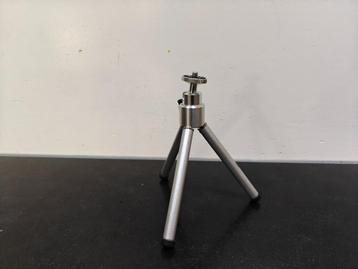 statief voor fototoestel of mobiele camera beschikbaar voor biedingen