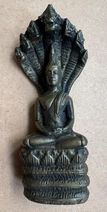 Mooi oud Boeddhabeeldje met zevenkoppige slang beschikbaar voor biedingen