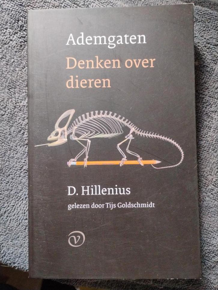 Ademgaten - Denken over dieren - D. Hillenius, Boeken, Natuur, Zo goed als nieuw, Natuur algemeen, Ophalen of Verzenden