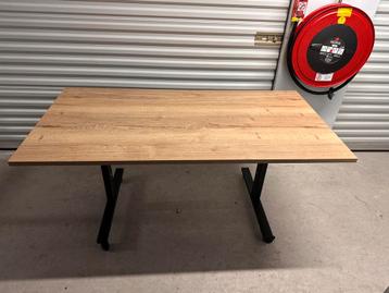Portable and foldable office table beschikbaar voor biedingen