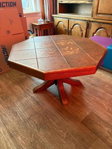 Eikenhouten salontafel beschikbaar voor biedingen