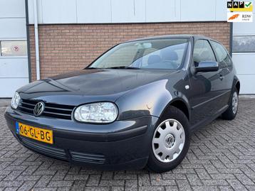 Volkswagen Golf 1.6-16V Trendline AIRCO/CRUISE ! beschikbaar voor biedingen