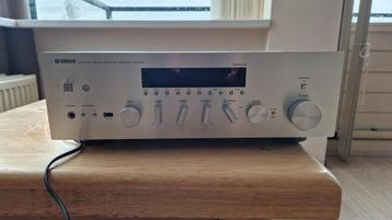 Yamaha R-N602 Receiver zilver - in zeer goede staat!  beschikbaar voor biedingen