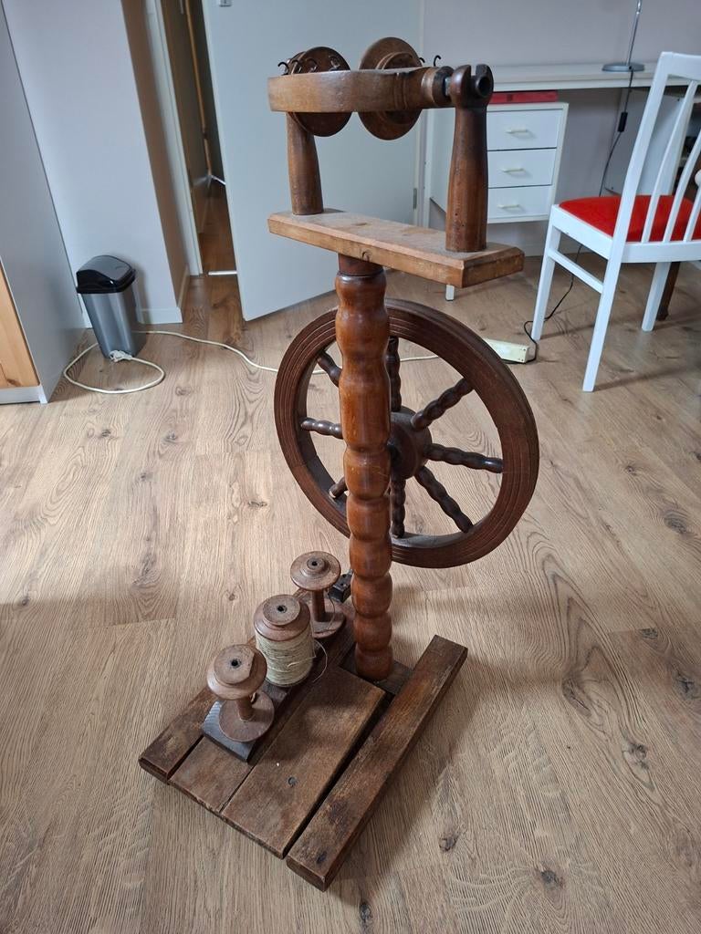 Oud houten spinnewiel, Antiek en Kunst, Antiek | Overige Antiek, Ophalen of Verzenden