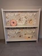 Uniek opgeknapt kastje met bloemenprint, Met plank(en), Grenenhout, Zo goed als nieuw, Minder dan 100 cm