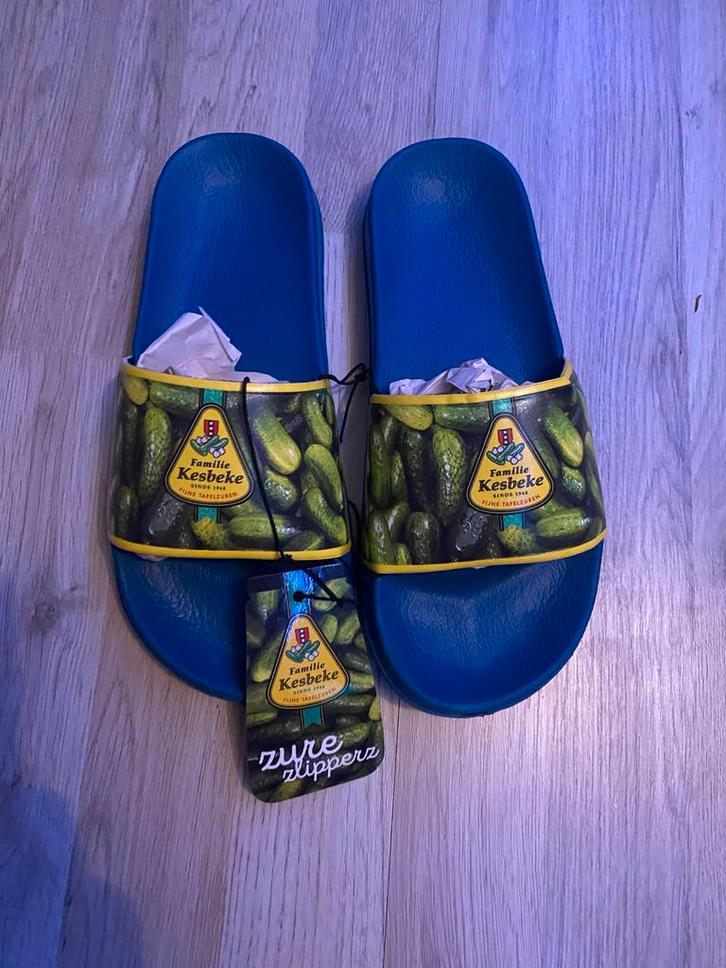 Zeldzame - Familie Kesbeke zure slippers, Kleding | Heren, Schoenen, Nieuw, Slippers, Blauw, Ophalen of Verzenden