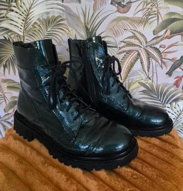 Prachtige z.g.a.n donkergroene Durea veter Boots beschikbaar voor biedingen