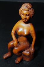 Erotische boxwood Netsuke van een Geisha – Japan, Antiek en Kunst, Ophalen of Verzenden