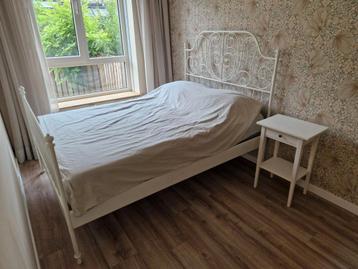 Ikea bedframe wit metaal 140x200