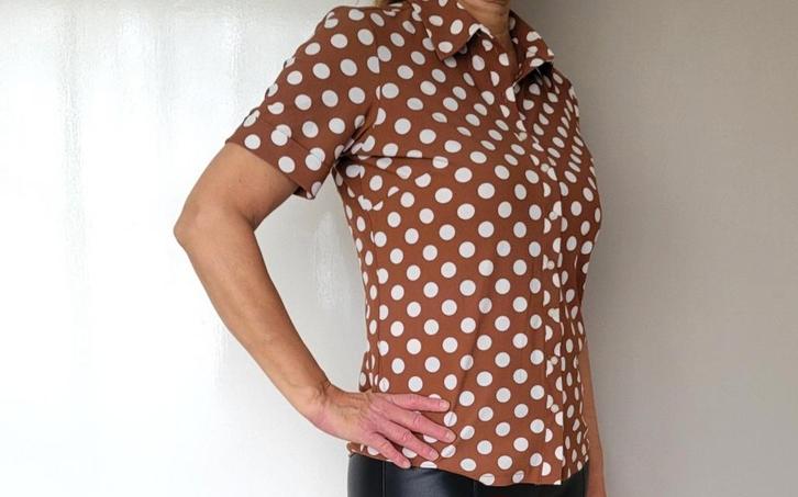 Studio Anneloes Polkadot blouse M Travelstof Caramel stipje, Kleding | Dames, Blouses en Tunieken, Zo goed als nieuw, Maat 38/40 (M)